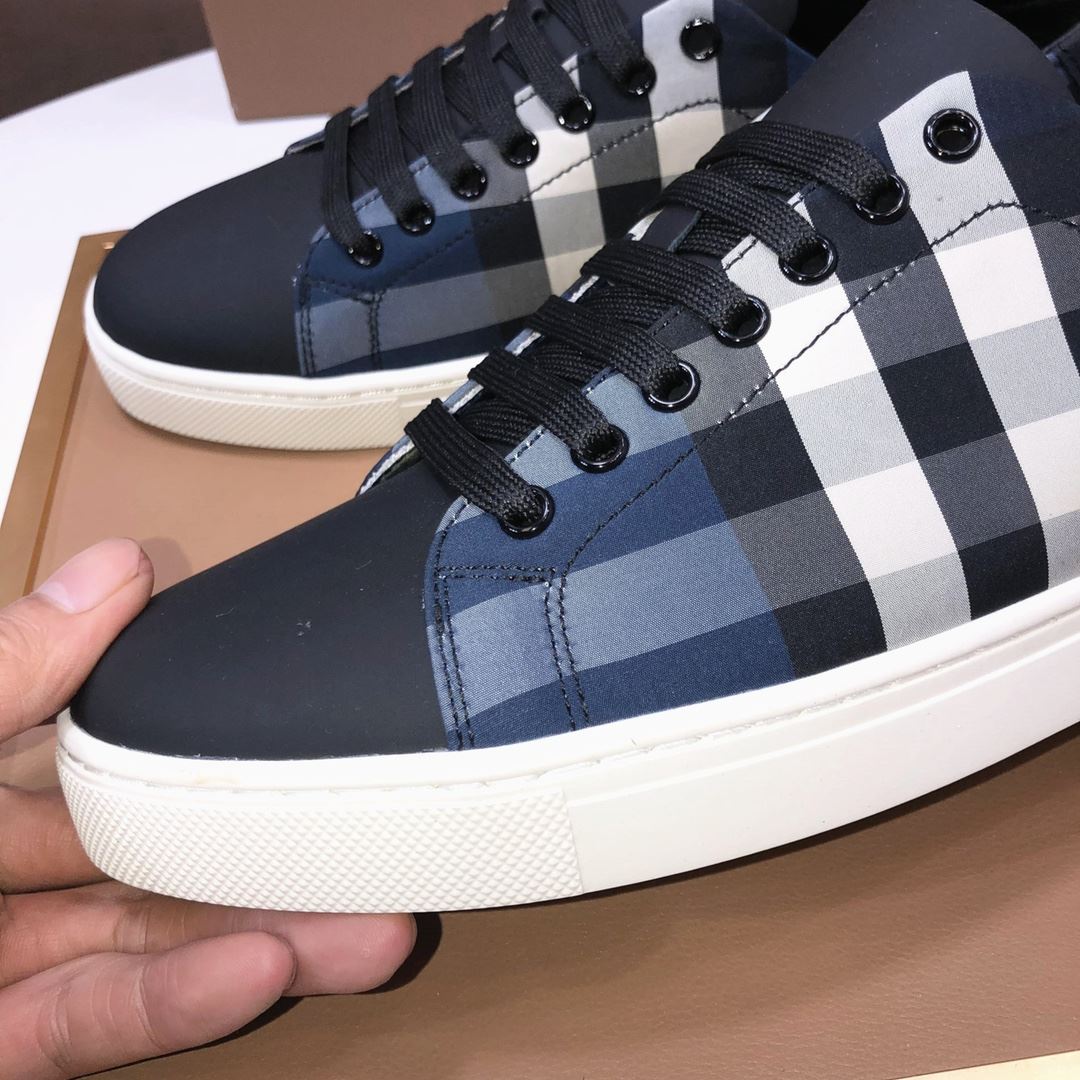 Burberry Low Shoes